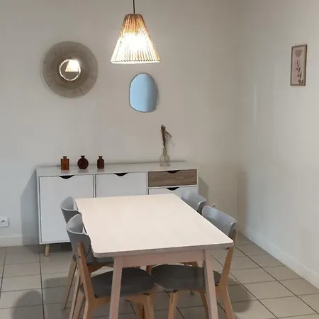 De L'ancienne Ecole, 24 Personnes * Les Châtelliers-Châteaumur