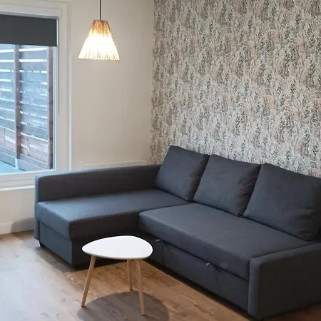 De L'ancienne Ecole, 24 Personnes