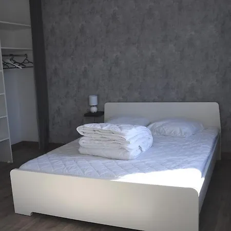 度假居 De L'ancienne Ecole, 24 Personnes Les Châtelliers-Châteaumur