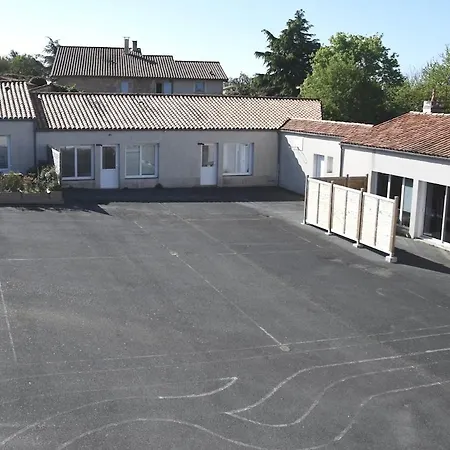 度假居 De L'ancienne Ecole, 24 Personnes Les Châtelliers-Châteaumur