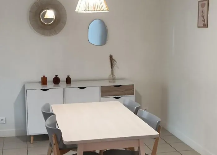 De L'ancienne Ecole, 24 Personnes * Les Châtelliers-Châteaumur