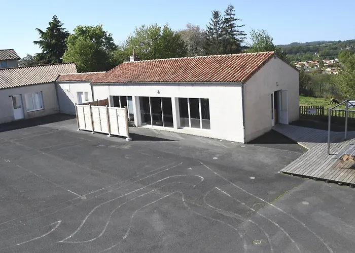 De L'ancienne Ecole, 24 Personnes * Les Châtelliers-Châteaumur