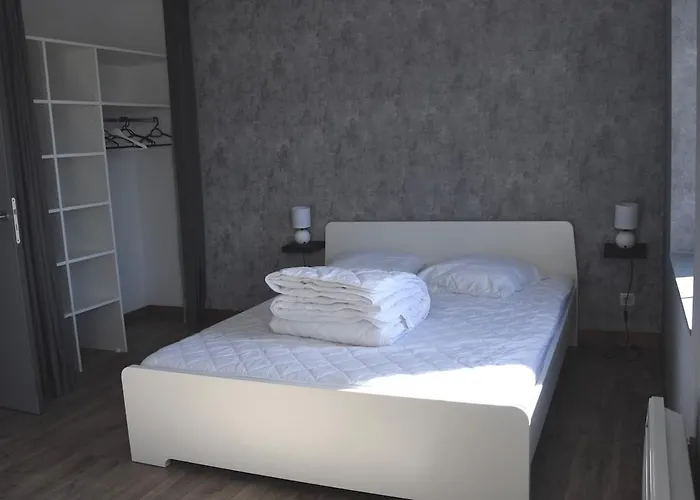 Feriehus De L'ancienne Ecole, 24 Personnes Les Châtelliers-Châteaumur