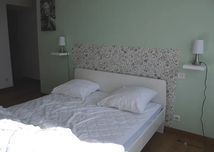 De L'ancienne Ecole, 24 Personnes Feriehus