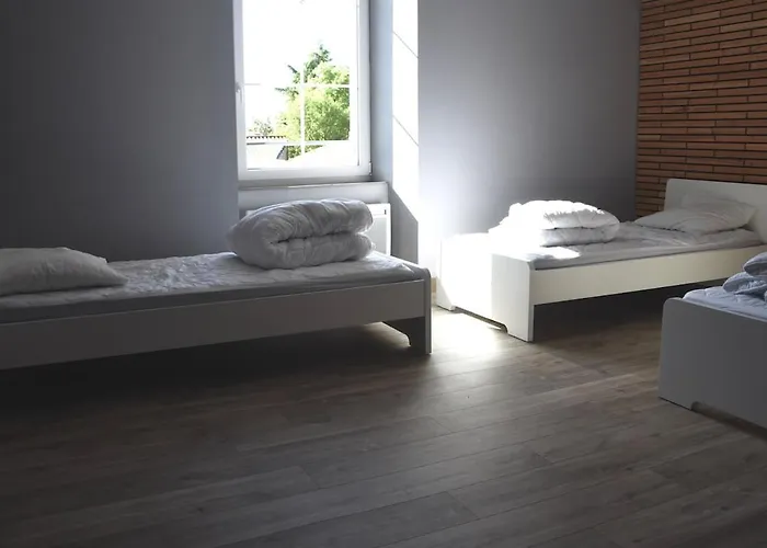 De L'ancienne Ecole, 24 Personnes