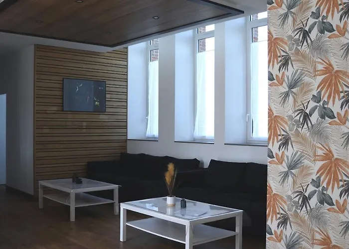 De L'ancienne Ecole, 24 Personnes